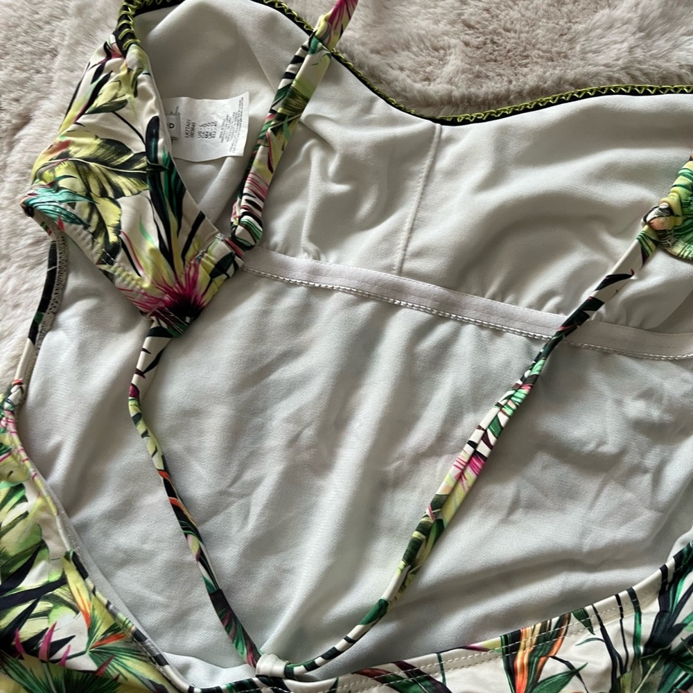 Lucky Brand Coastal Tropical Print One-Piece Swimsuit‎ - Picture 4 of 10